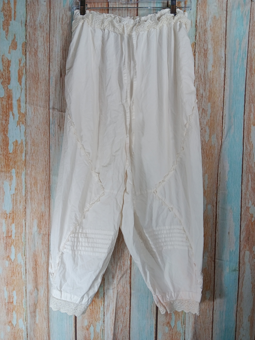 Free People Beach Life Cropped Pants With Eyelet Trim And Gathered Waist, Size M
